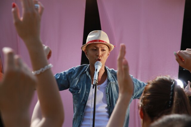 URATA NAOYA「世界で一番熱い夏」PVの一場面。