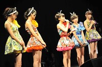 荻野可鈴からメンバーに向けて手紙が読まれた際の様子。