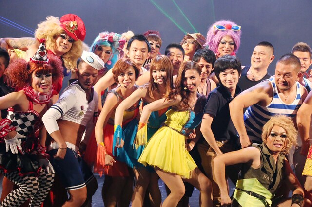 「TOKYO GAY NIGHT ジャパンツアー千秋楽」出演者とMAX。