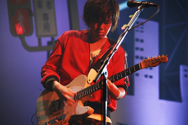 じん（自然の敵P）「ライブ・イン・メカクシティ SUMMER'13」の様子。