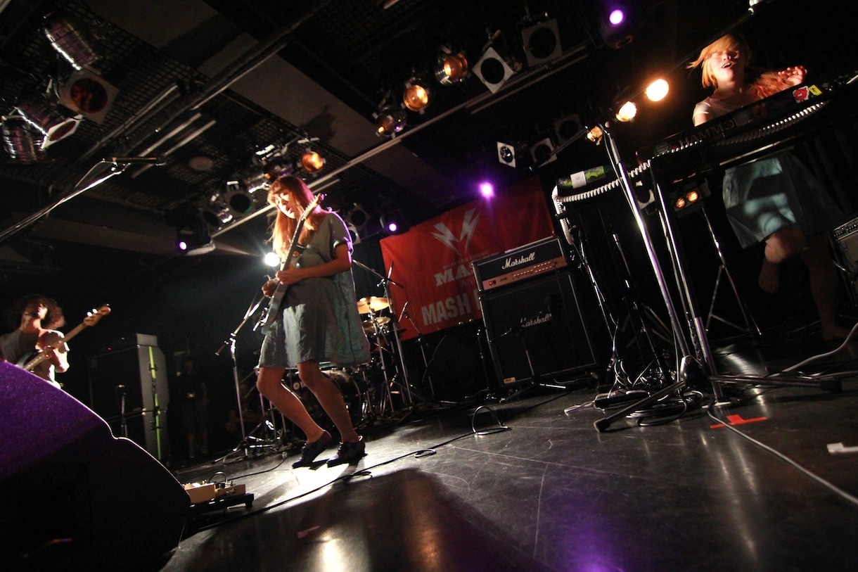 「MASH A&R presents MASH FIGHT! -Vol.1.5-夏のセミファイナル！」大阪公演に出演したMoccobond。（撮影：迫田ひとみ）