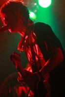 「MASH A&R presents MASH FIGHT! -Vol.1.5-夏のセミファイナル！」大阪公演でのアルカラ。（撮影：迫田ひとみ）