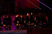 AKB48「UZA」披露時の様子。 (c)AKS