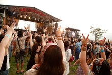 VAMPS「BEAST PARTY」8月11日公演の様子。（撮影：田中和子、岡田貴之）