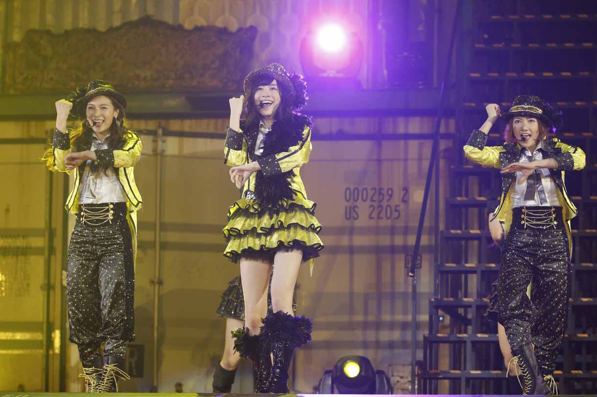 「Glory days」の様子。 (c)AKS