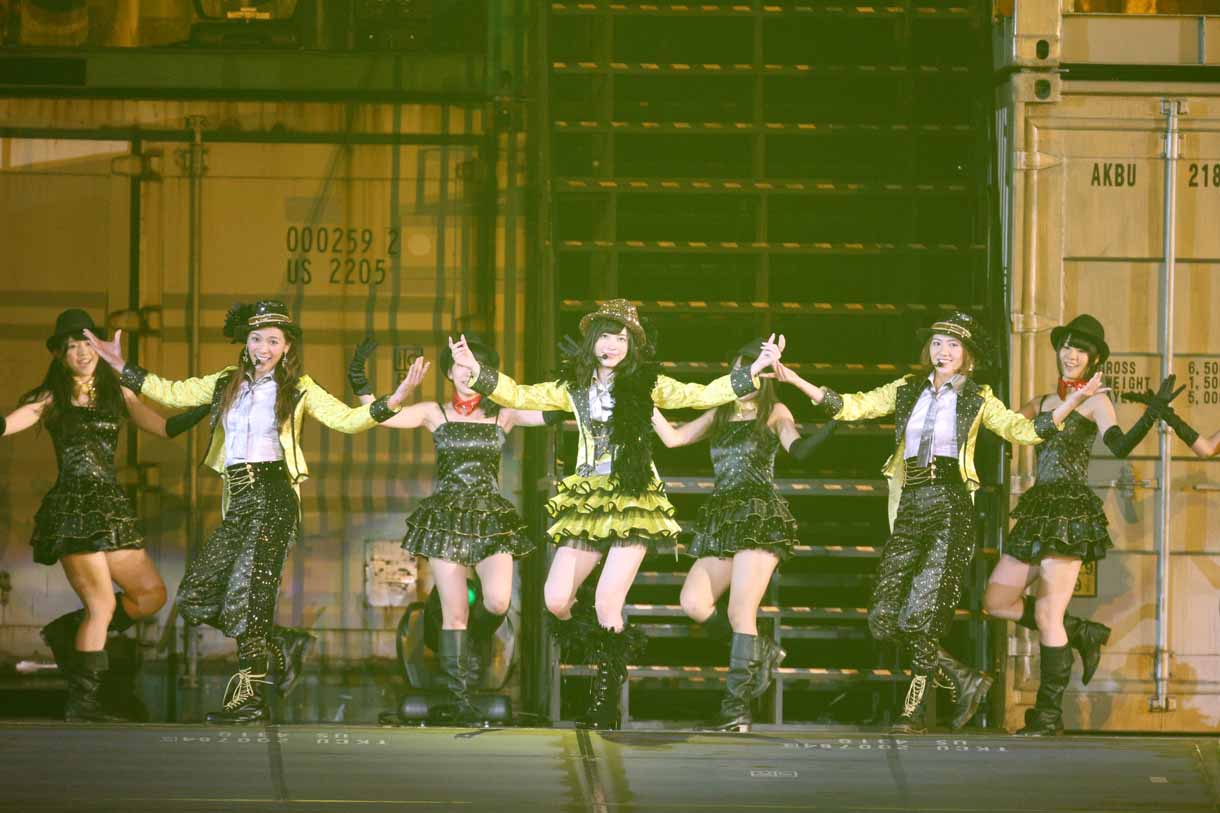「Glory days」の様子。 (c)AKS