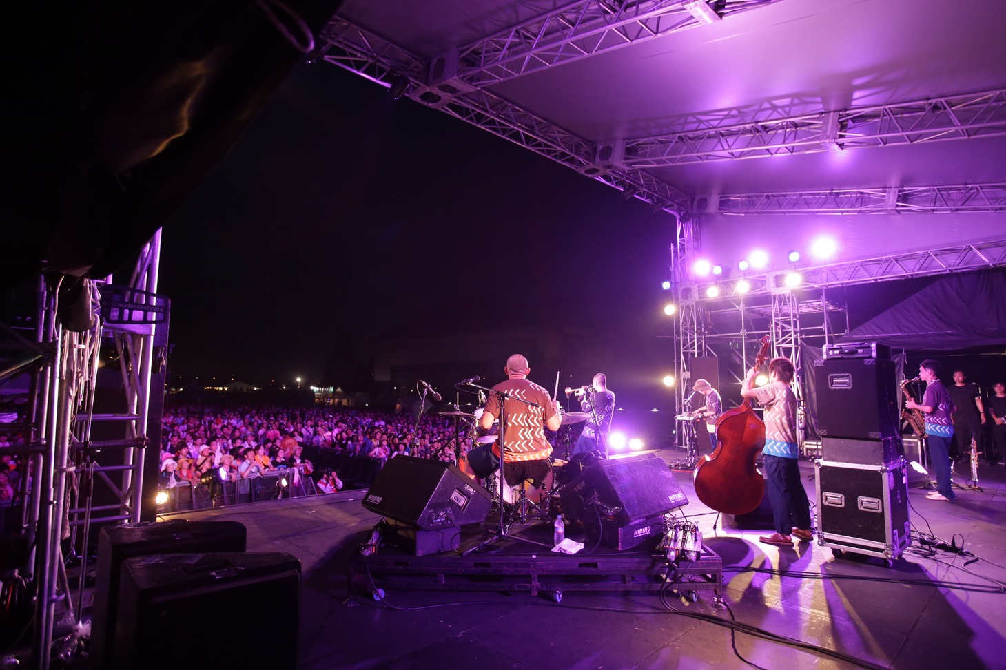 PE'Z。写真は「SUMMER SONIC 2013」出演時の様子。