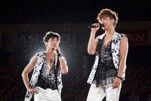 「東方神起 LIVE TOUR 2013～TIME～ FINAL in NISSAN STADIUM」での東方神起。