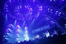 JUJUのアクトの様子。