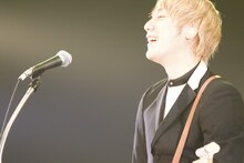 THE BAWDIESのROY（Vo, B）。