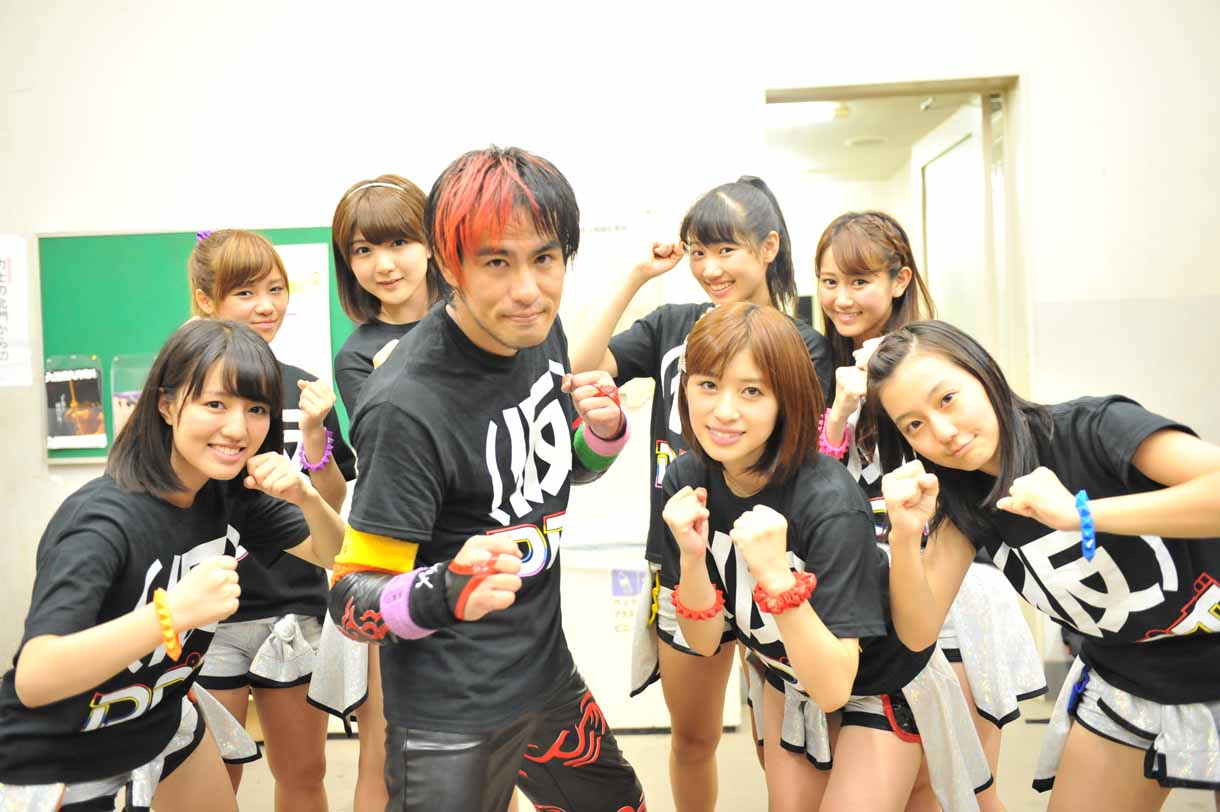 木高イサミとアップアップガールズ（仮）。