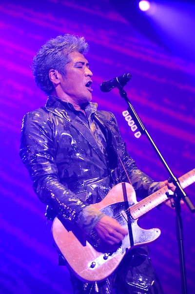 8月17日の「KIKKAWA KOJI LIVE 2013 SAMURAI ROCK BEGINNING」日本武道館公演での吉川晃司。