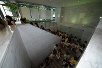 大盛況となった「ゆずあずきバー」発売記念イベントの様子。