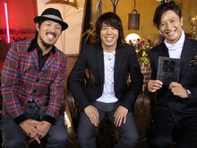 スキマスイッチと谷原章介の退団後のオフショット。