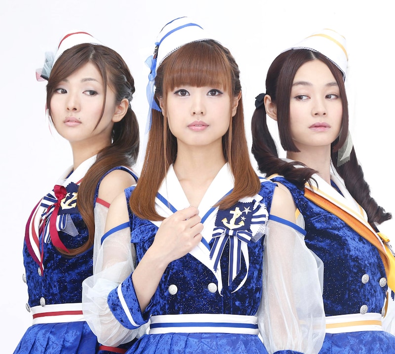 Trident(写真左から沼倉愛美、渕上舞、山村響)