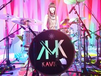 シシド・カフカ「ラヴコリーダ」収録時のオフショット。