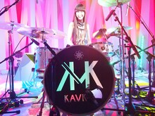 シシド・カフカ「ラヴコリーダ」収録時のオフショット。