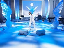 石井竜也「FLYING HEART」収録時のオフショット。