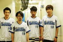 横浜DeNAベイスターズのユニフォームに身を包んだASIAN KUNG-FU GENERATIONのメンバー。（Photo by MITCH IKEDA）