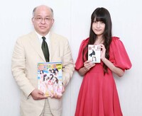 浅田次郎、入山杏奈（左から）。 (c)2013 SHUEISHA