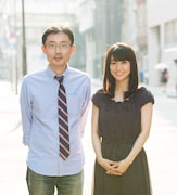 田中慎弥、大島優子（左から）。 (c)2013 SHUEISHA