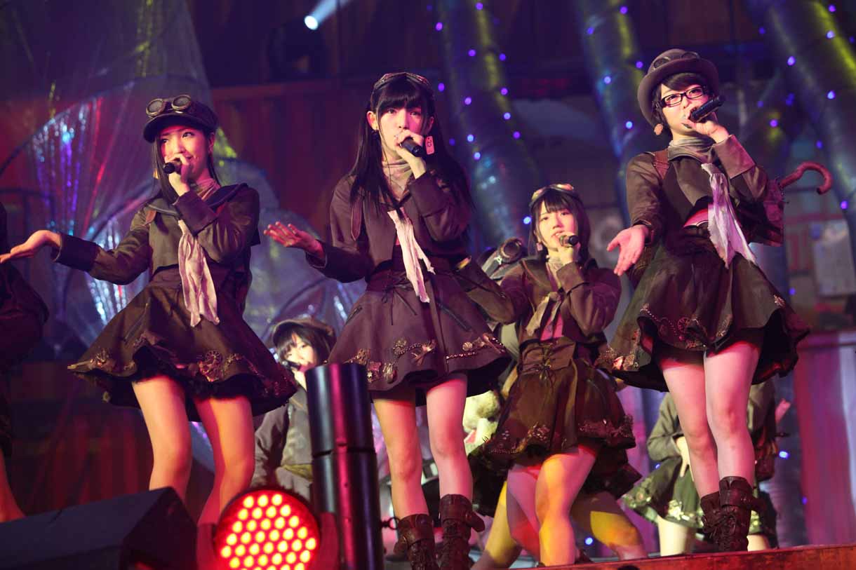 AKB48研究生による「ダルイカンジ」歌唱の様子。 (c)AKS