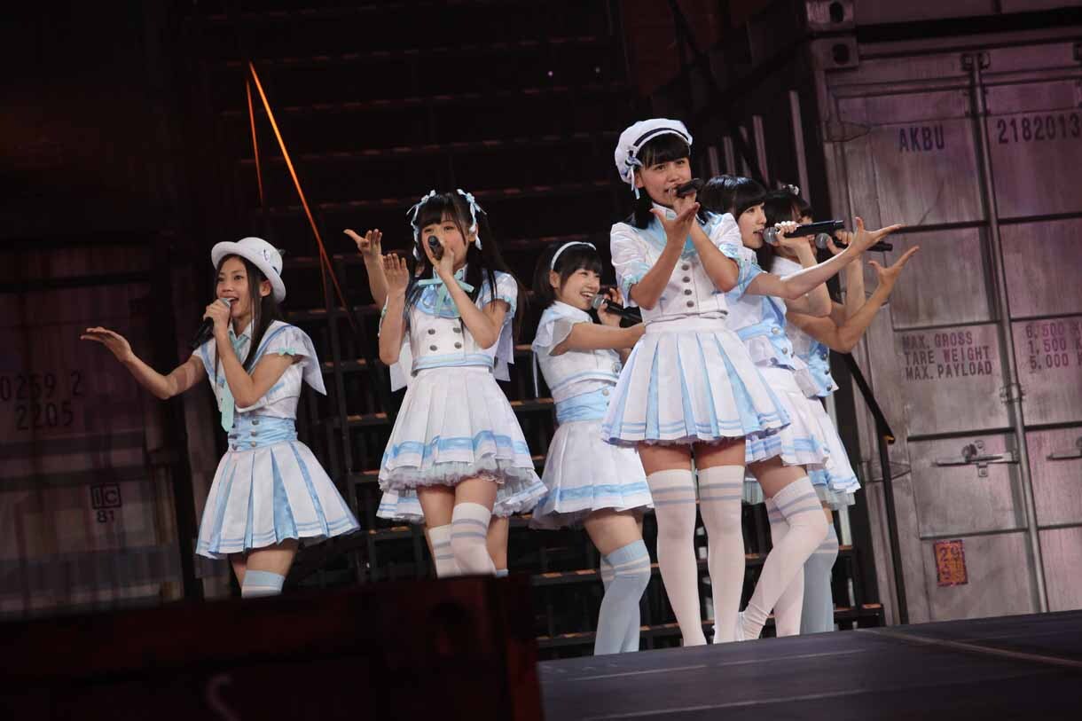 てんとうむChu!による「君だけにChu!Chu!Chu!」歌唱の様子。 (c)AKS