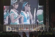 昇格発表を聞くAKB48研究生たち。 (c)AKS