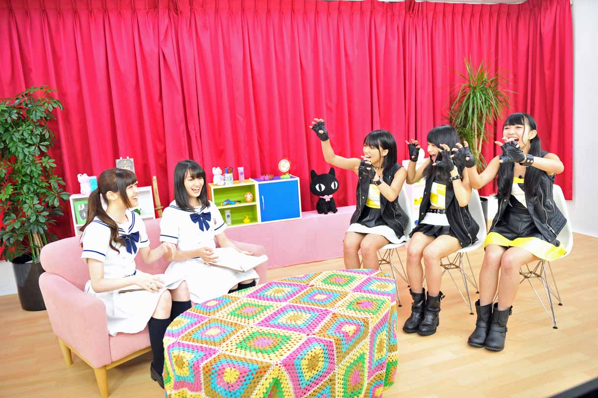 「生のアイドルが好き」番組の様子。