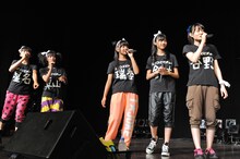 本当は高校生チーム（写真左から星名美怜、真山りか、瑞季、鈴木裕乃、杏野なつ）