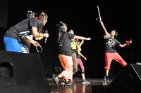 本当の中学生チームの輪投げはしっちゃかめっちゃか。