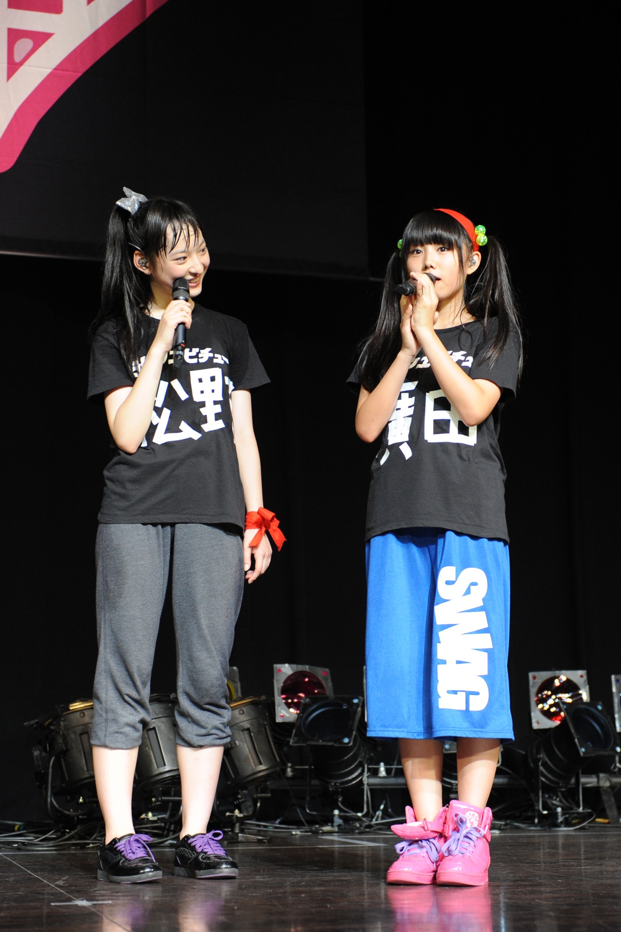 松野莉奈（写真左）と廣田あいか（右）。