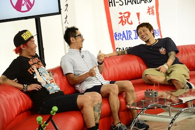 「Hi-STANDARD 東北 AIR JAM DVD発売記念 SPECIAL」収録時のHi-STANDARD。