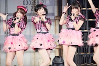 川栄李奈、渡辺麻友、入山杏奈（左から）。 (c)AKS