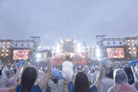 8月25日に行われた「SID 10th Anniversary TOUR 2013」山梨・富士急ハイランドコニファーフォレスト公演2日目の様子。