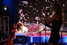 YOSHIKI「AN EVENING WITH YOSHIKI（YOSHIKIとの夜）」の様子。