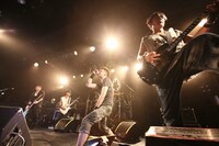 OBLIVION DUST「H2O」初日公演の様子。
