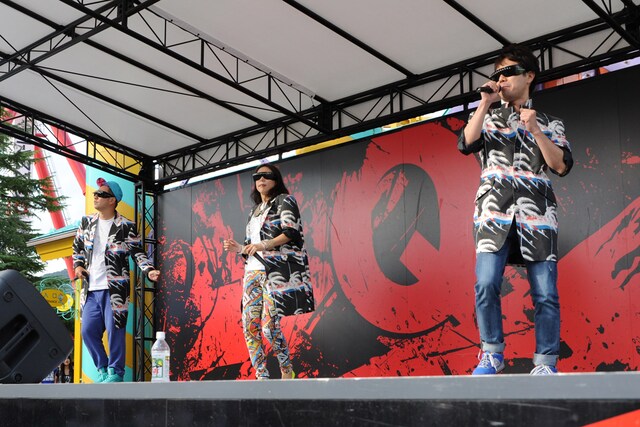 左からレイザーラモンRG、椿鬼奴、藤井隆。