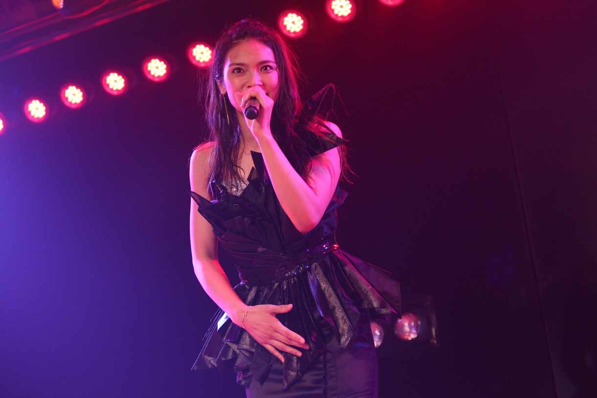 秋元才加 (c)AKS - 鳴り止まぬ“さやかコール”を受け、AKB48秋元才加