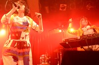 Charisma.comのライブの模様。