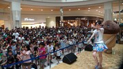 この夏全国で開催された「『なめこのうた』夏休み!! 全国ダンスレッスンツアー♪」の様子。