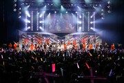 「ガールズルール」を披露する乃木坂46 1期生＆2期生。