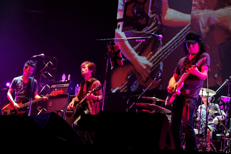 電大のライブの様子。(Photo by TEPPEI)