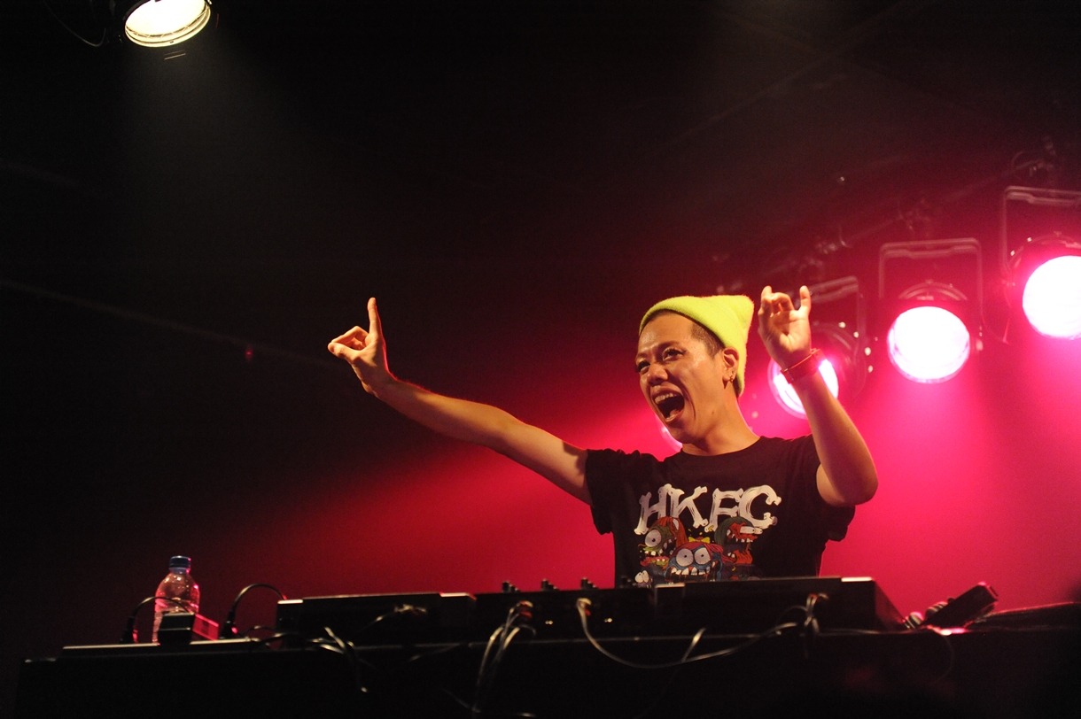 DJぶんぶん