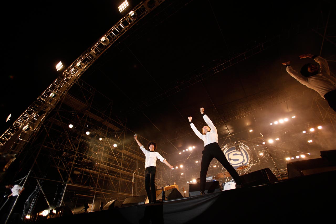 THE BAWDIES