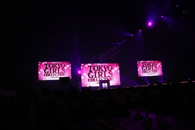 「TOKYO GIRLS COLLECTION'13 AUTUMN / WINTER」の様子。