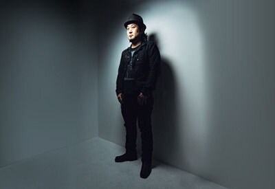 k*a様 高校生限定コンピレーションアルバム『00'→』【06/13まで】 Amazon.co.jp: B'z COMPLETE SINGLE BOX【Black Edition