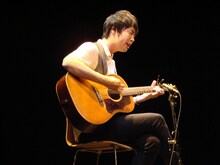 プレミアムイベントでの近藤晃央。