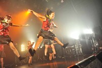 激しいジャンプを見せる森詩織。