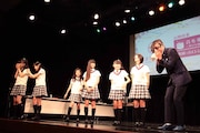 特別講師の山口ともによる公開授業の様子。